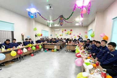 JWELL nyambut dina taun anyar kanthi berkah lan ngguyu